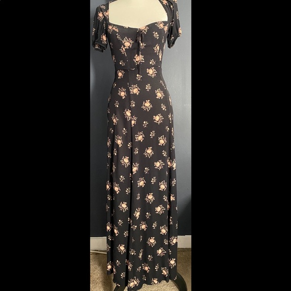 Reformation Rosetti Dress. 🌹 - Picture 10 of 14